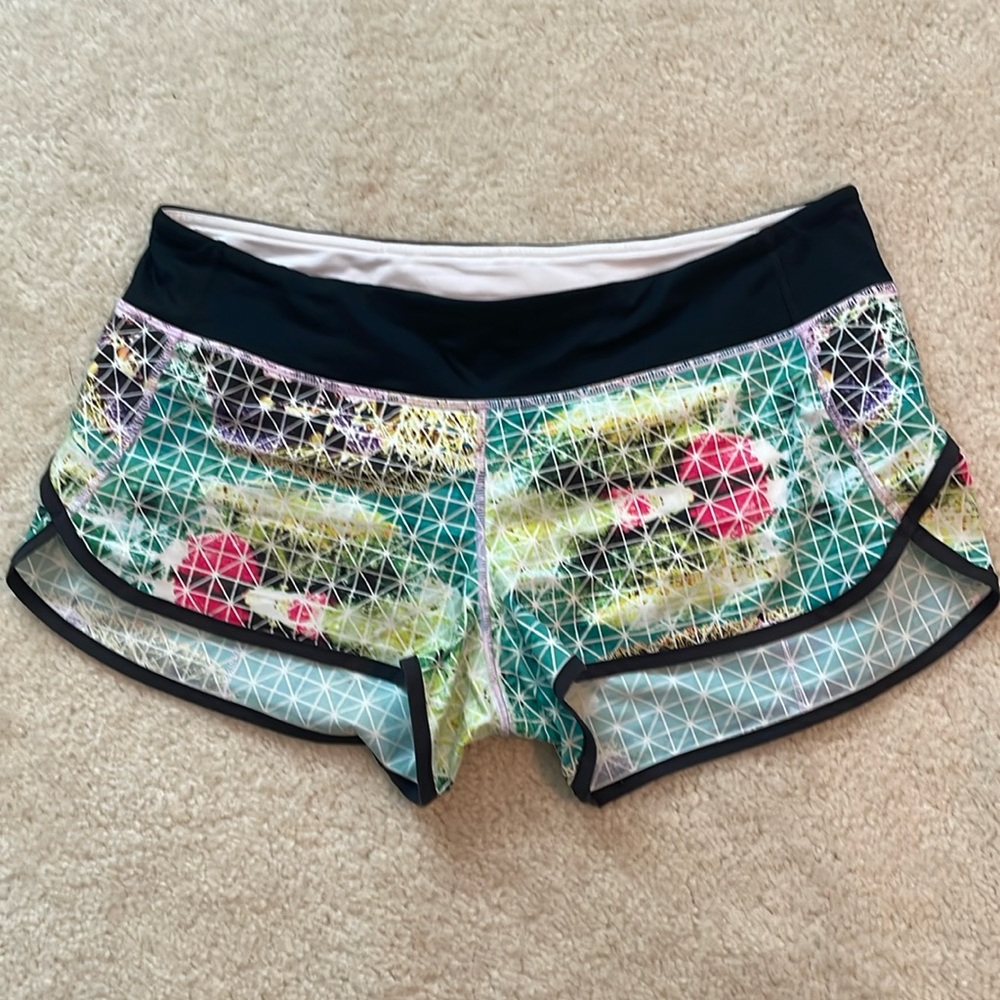 Women’s Lululemon Lined Running Speed Shorts size 10